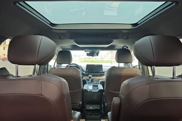 Used Toyota Granvia 2022 2.5L Hybrid Flagship Edition
