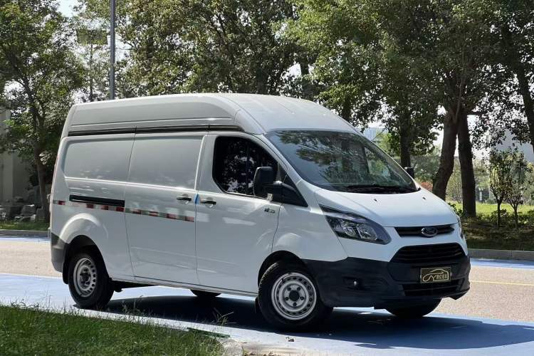Used Ford Transit 2019 2.0T Diesel Van Mid-Chassis Mid-Roof 3-Seater China VI Standard