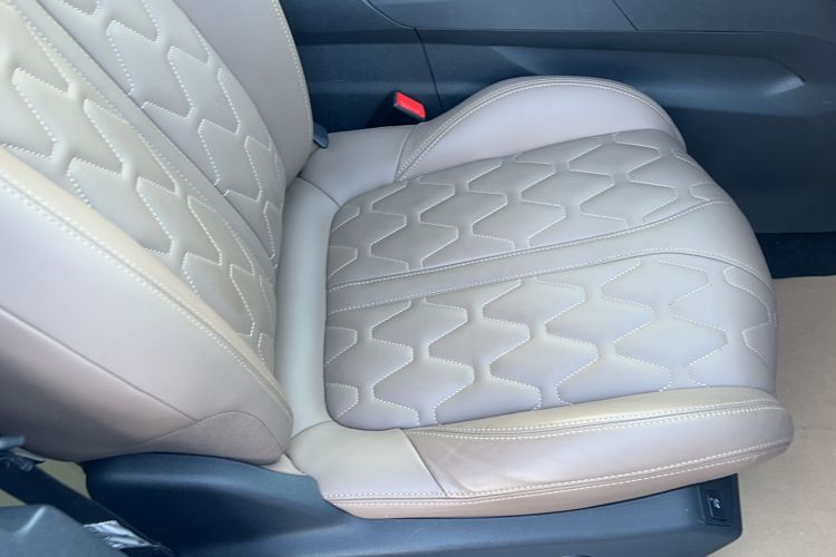 Used Peugeot 5008 2017 380THP 7-Seater Luxury GT Edition Interior 8