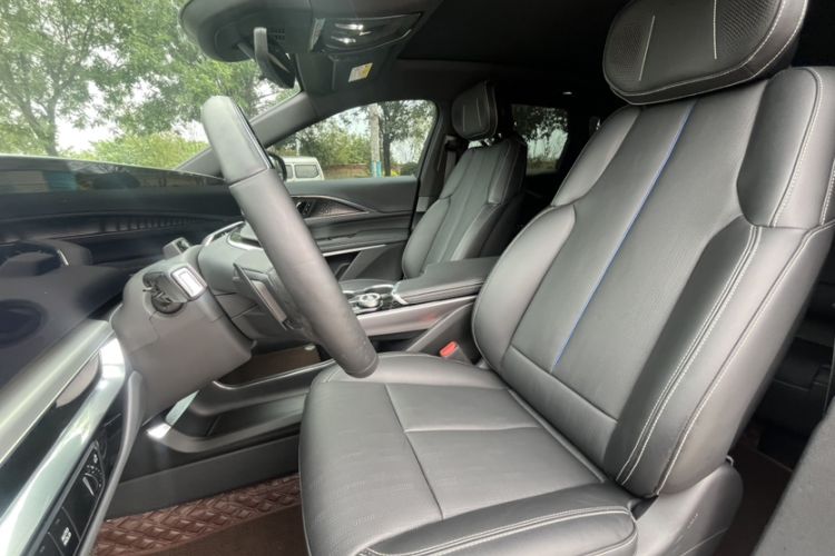 Used Cadillac LYRIQ 2022 Rear-Drive Long-Range Luxury Edition
