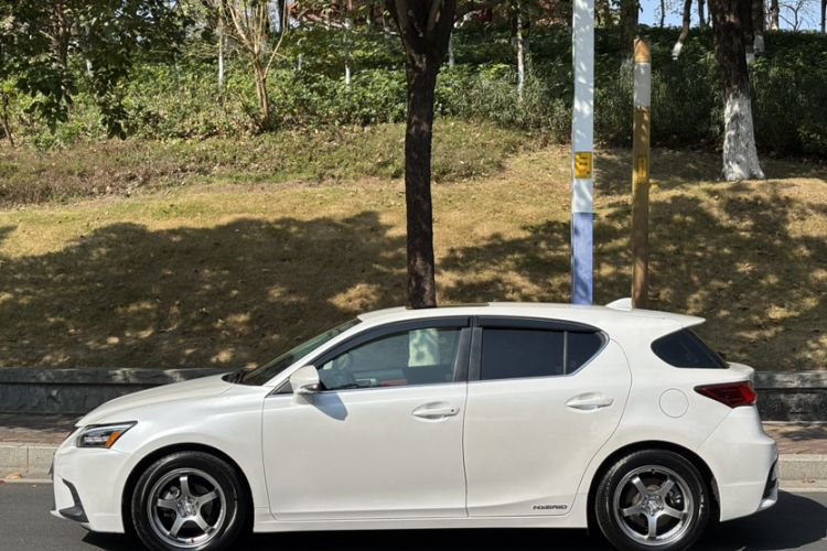 Used Lexus CT 2017 CT200h Comfort Edition Monochrome China V Standard
