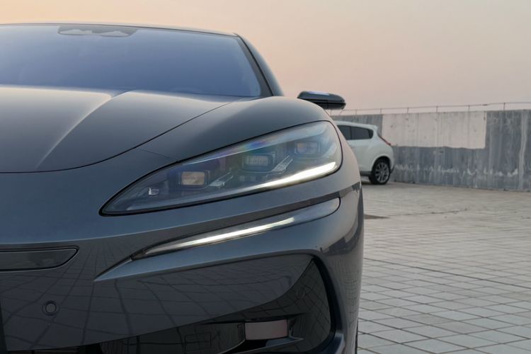 Used Denza Z9 2024 1100 km All-Wheel-Drive Ultra Version