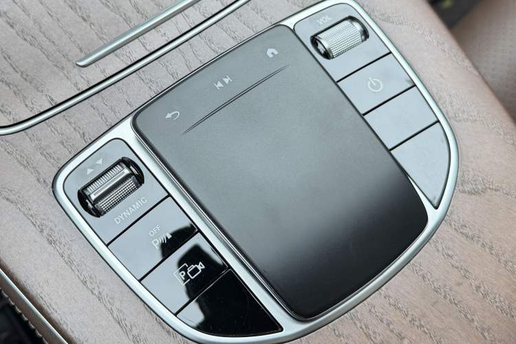 Used Mercedes-Benz E-Class New Energy 2022 Facelift E 350 e L Plug-in Hybrid Sedan Interior 5