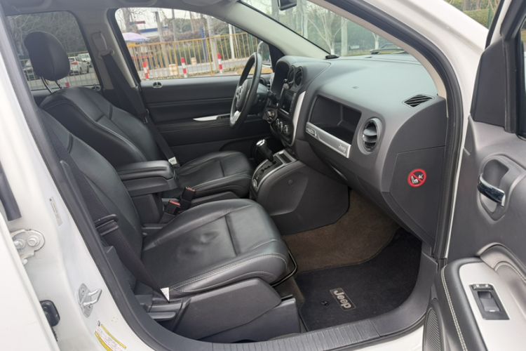 Used Jeep Compass 2014 2.0L two-wheel drive luxury version