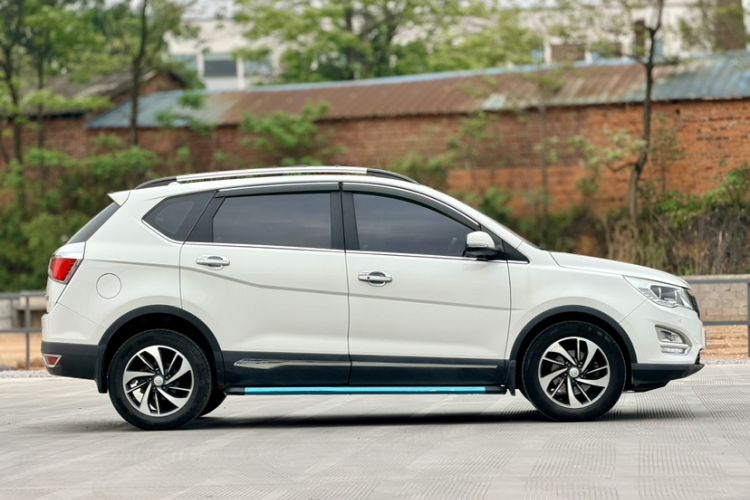 Used Baojun 560 2016 1.8L Manual Luxury Edition Exterior 6