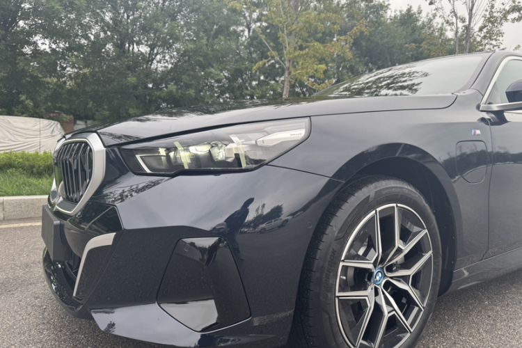 Used BMW i5 2024 eDrive 35L Luxury Model with M Sport Package