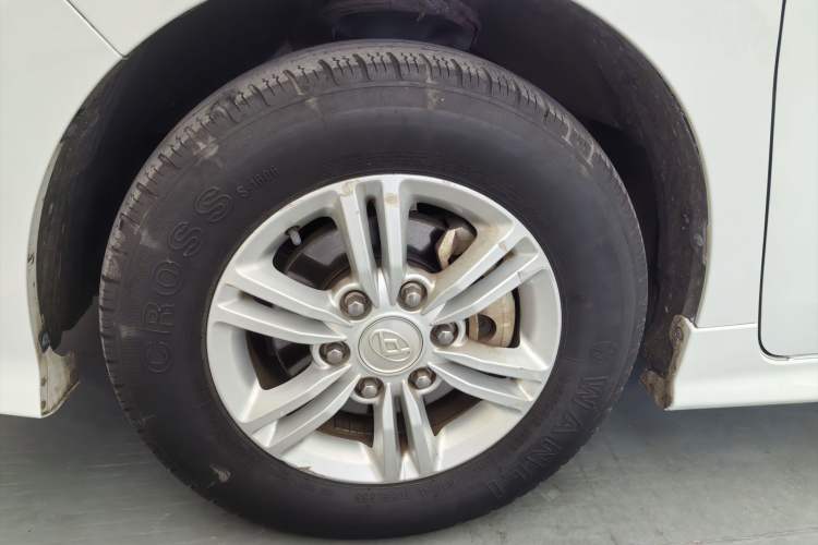 Used SAIC MAXUS G10 2021 2.0T Automatic Elite Edition Gasoline 7-Seater Exterior 4