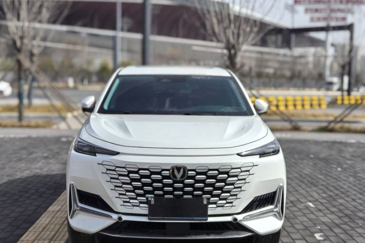 Used CHANGAN UNI-K 2024 2.0T Two-Wheel Drive Global Edition Exterior 1