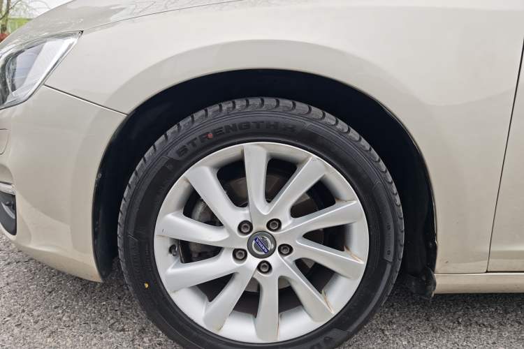 Used Volvo V60 2016 T5 Zhiyi Edition