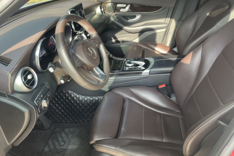 Used Mercedes-Benz GLC 2018 GLC 260 4MATIC Luxury Model
