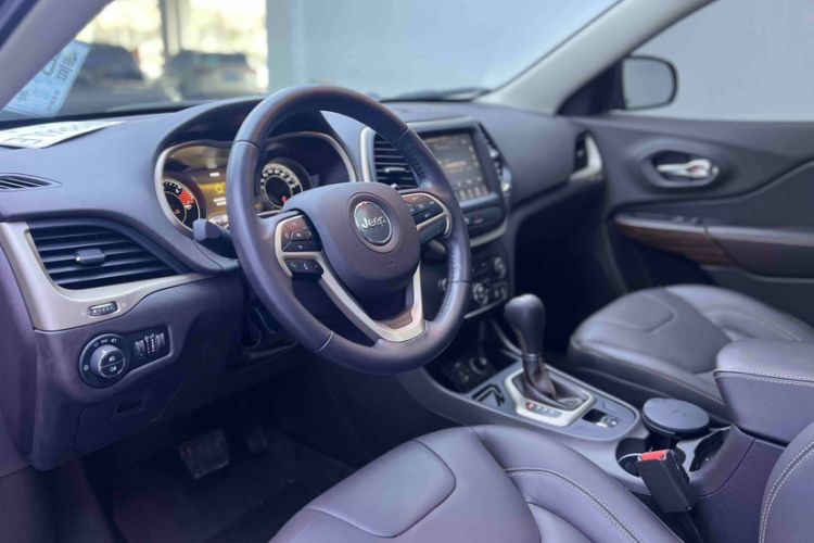 Used Jeep Cherokee 2016 2.0L Superior Edition