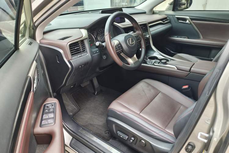 Used Lexus RX 2016 450h Four-Wheel Drive Elegant Edition Interior 5