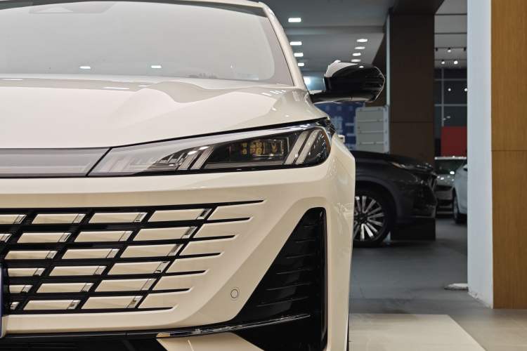 Used CHANGAN Eado 2026 Model, Fourth Generation, 1.5T 500Bar Smart Enjoyment Edition Left Front Headlight