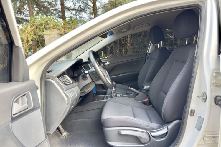 Used Hyundai Mistra 2014 1.8L Manual Comfort GL Model
