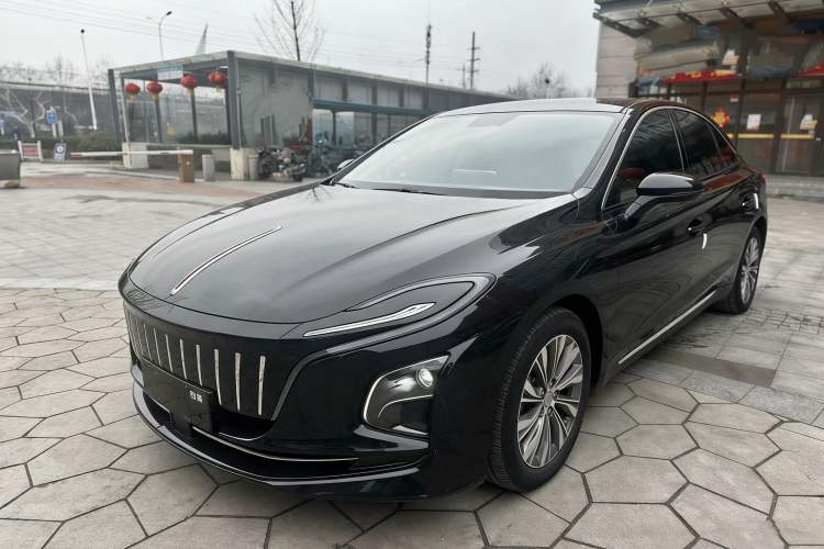 Used Hongqi E-QM5 2022 431 km Charge & Enjoy Edition