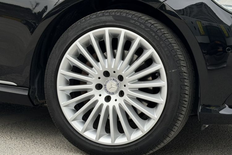 Used Mercedes-Benz E-Class 2015 Facelift E 200 L