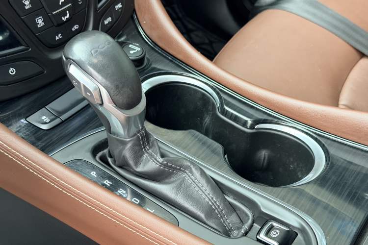 Used Buick Envision 2019 20T Two-Wheel Drive Luxury Version China VI Standard Interior 3