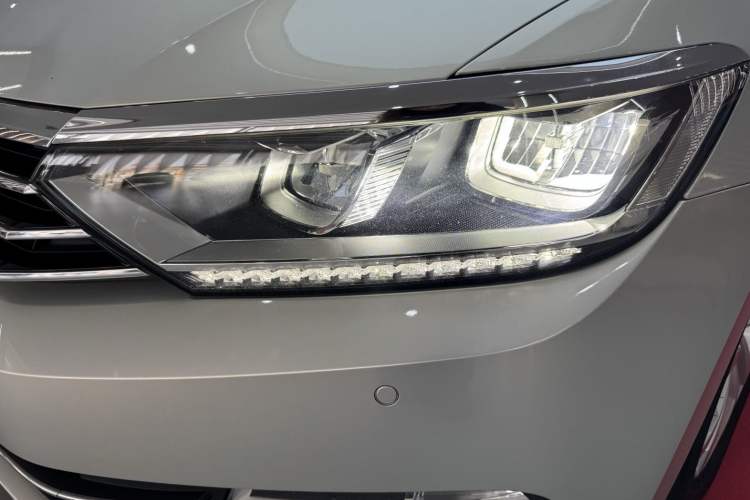 Used Volkswagen Magotan 2017 330TSI DSG Luxury Model
