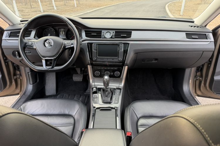 Used Volkswagen Passat 2017 330TSI DSG Luxury Edition
