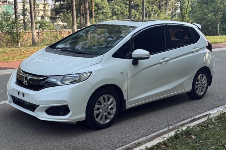 Used Honda Fit 2018 1.5L CVT Comfort Sunroof Version Exterior 2