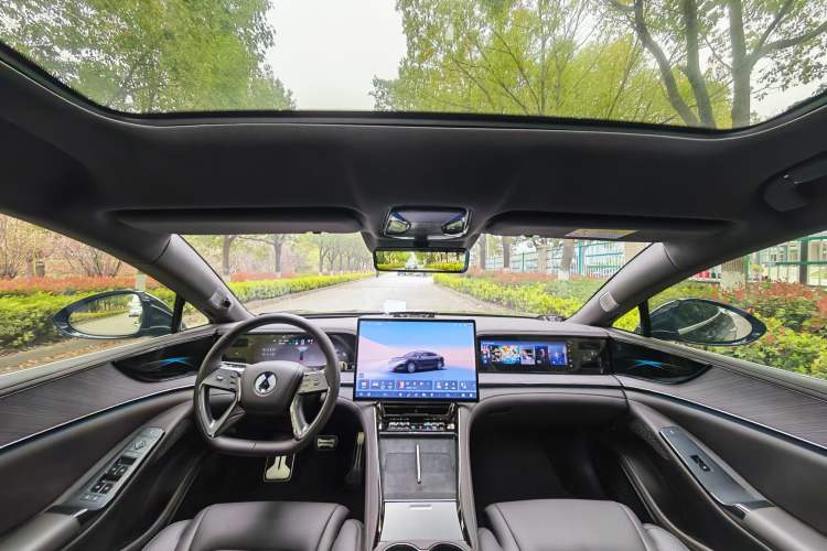 Used Denza Z9 2024 1100 km Four-Wheel Drive Max Version
