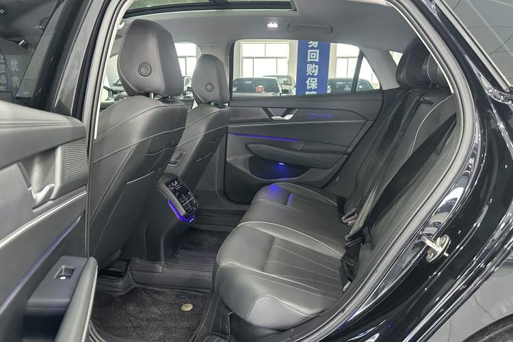 Used Volkswagen Passat 2025 Pro 380TSI Starry Dragon Edition Interior 3