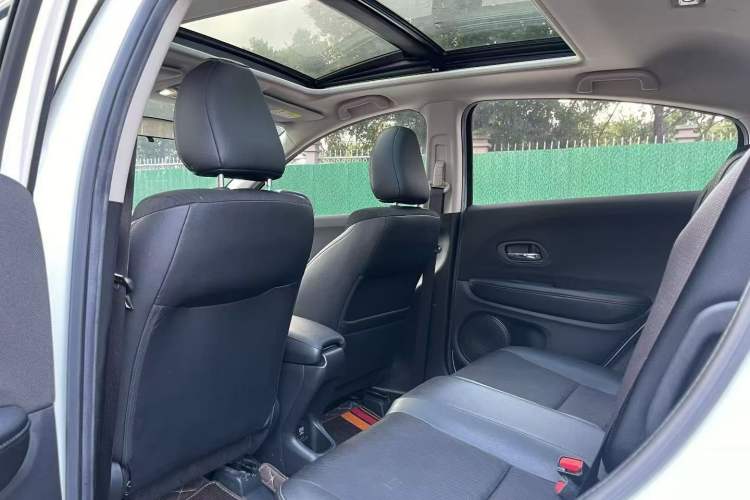 Used Honda Vezel 2020 1.5L CVT Pioneer Edition
