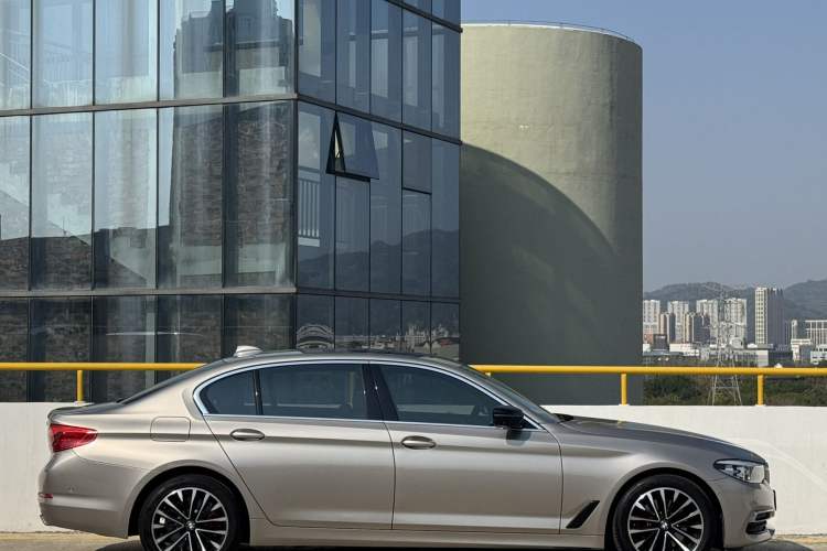 Used BMW 5 Series 2019 Facelifted 525Li Luxury Package
