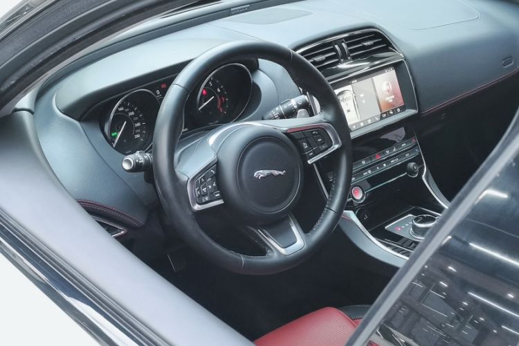 Used Jaguar XE 2018 2.0T 300 PS All-Wheel-Drive R-Sport Sport Edition