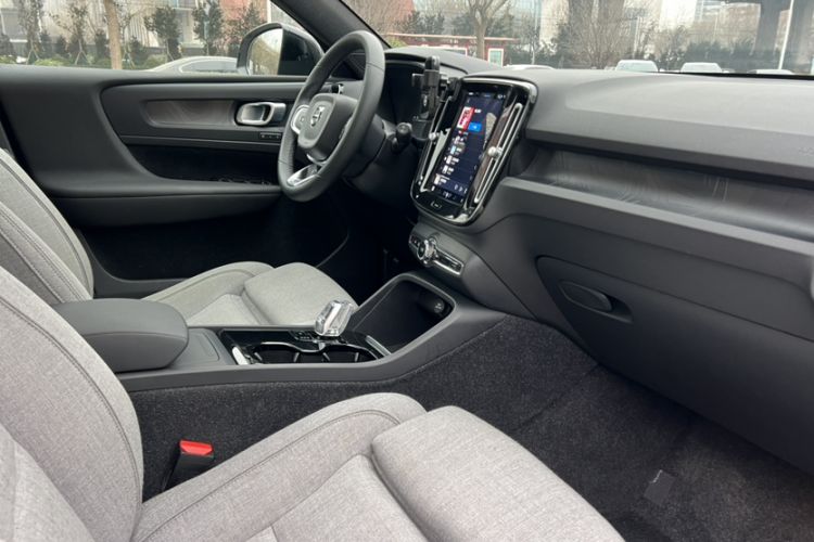 Used Volvo XC40 New Energy 2023 Four-Wheel-Drive High-Performance Version