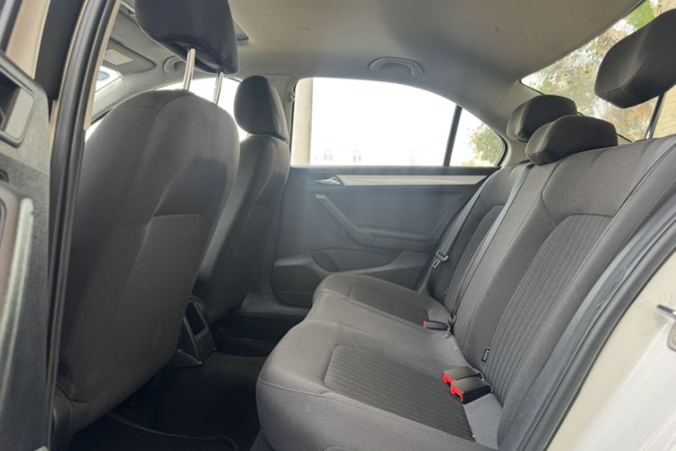 Used Volkswagen Jetta 2015 1.6L Automatic Comfort Model Interior 5