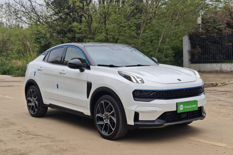 Used Lynk & Co 05 2020 2.0TD Two-Wheel Drive Shine Halo Exterior 2