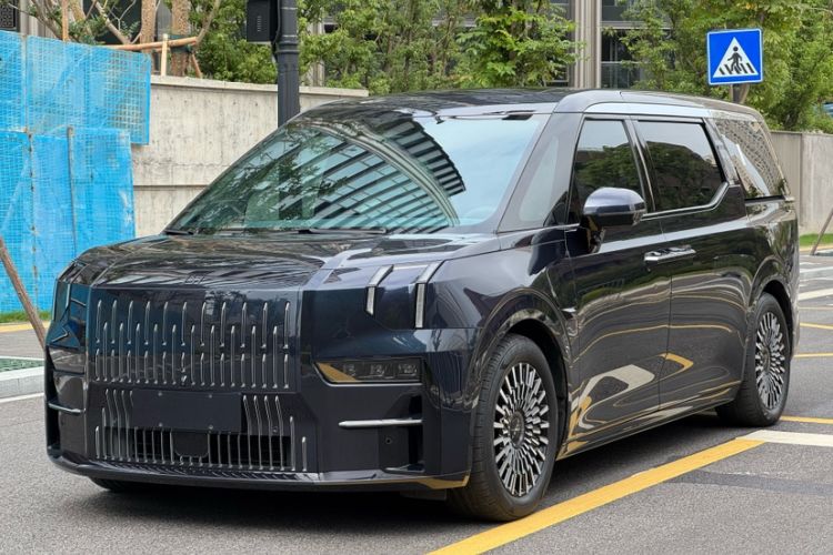 Used Zeekr 009 2022 WE Edition