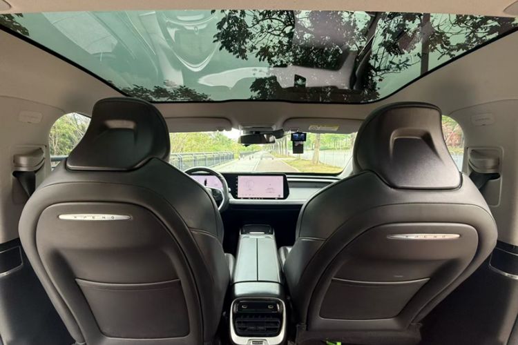 Used XPeng P7 2022 670N+ Interior 4