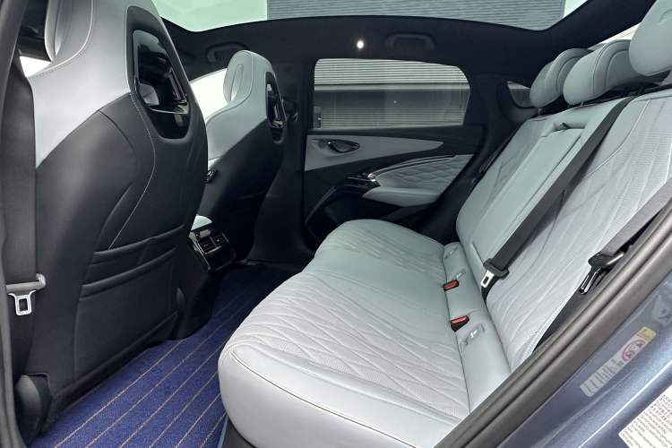 Used BYD Seal 2022 700 km Long-Range Rear-Wheel-Drive Version Interior 3