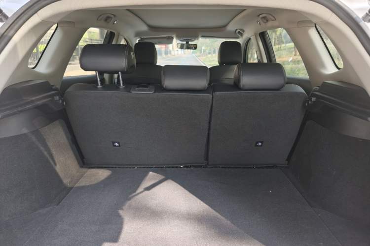 Used BYD Song Pro 2019 1.5T Automatic Elite Edition Interior 4