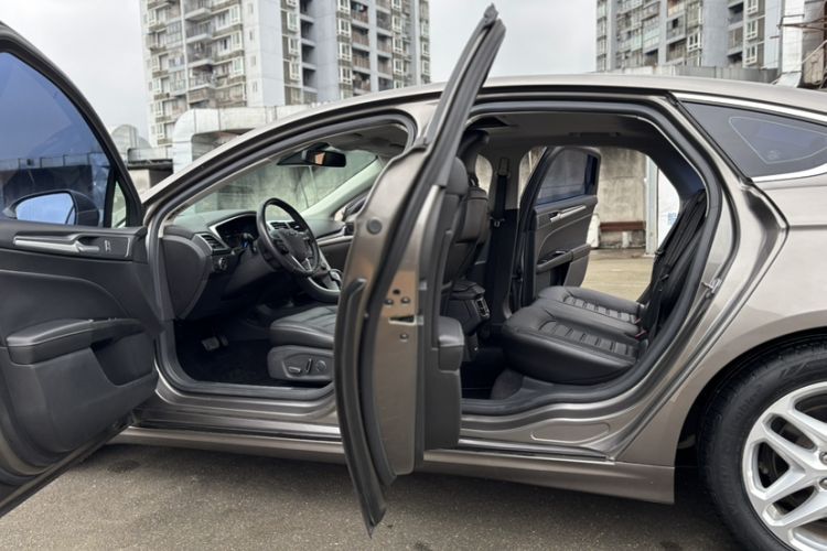 Used Ford Mondeo 2013 1.5L GTDi180 Fashion Edition Interior 3