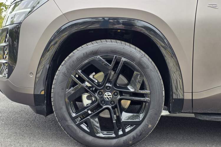 Used Volkswagen Teramont 2025 Tiguan Pro 450TSI Four-Wheel Drive Summit Edition
