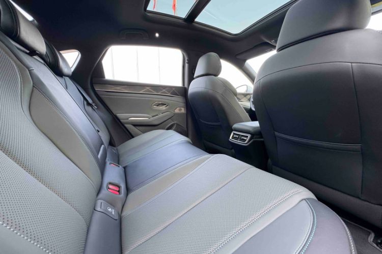 Used BYD Qin L 2025 DM-i Smart Drive 120KM Superior Model Interior 3