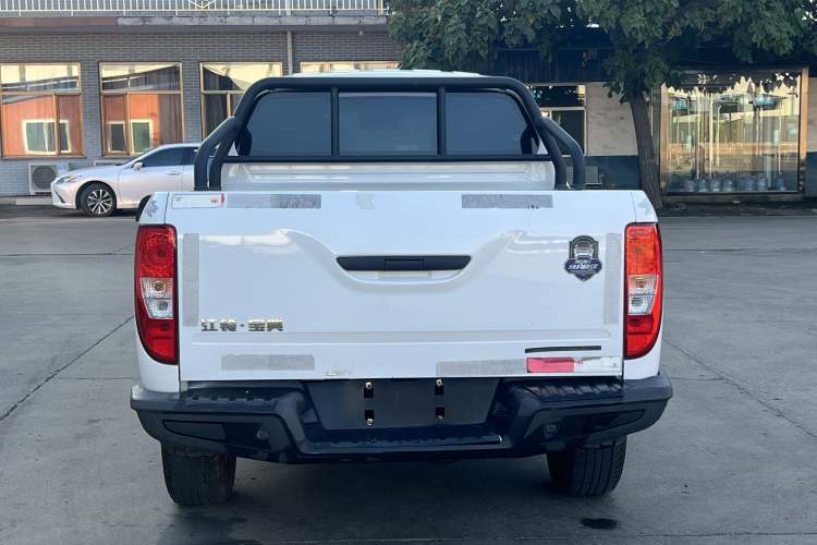 Used JMC Baodian 2022 2.5T Diesel Two-Wheel-Drive Comfort Edition Standard Wheelbase JX4D25A6L
