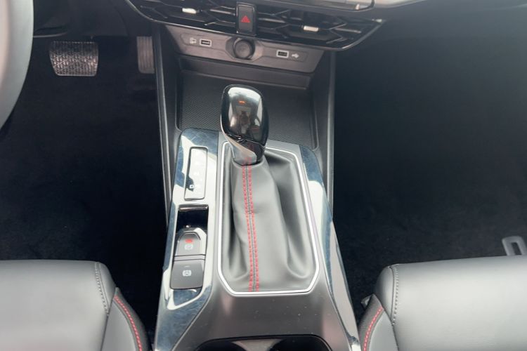 Used MG 5 2022 180 DVVT CVT Youth Style Edition Gear Lever