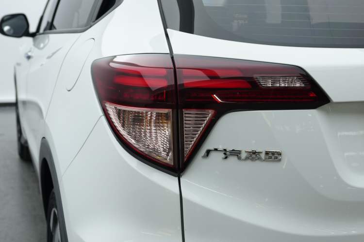 Used Honda Vezel 2017 1.8L CVT Front-Wheel Drive Pioneer Edition