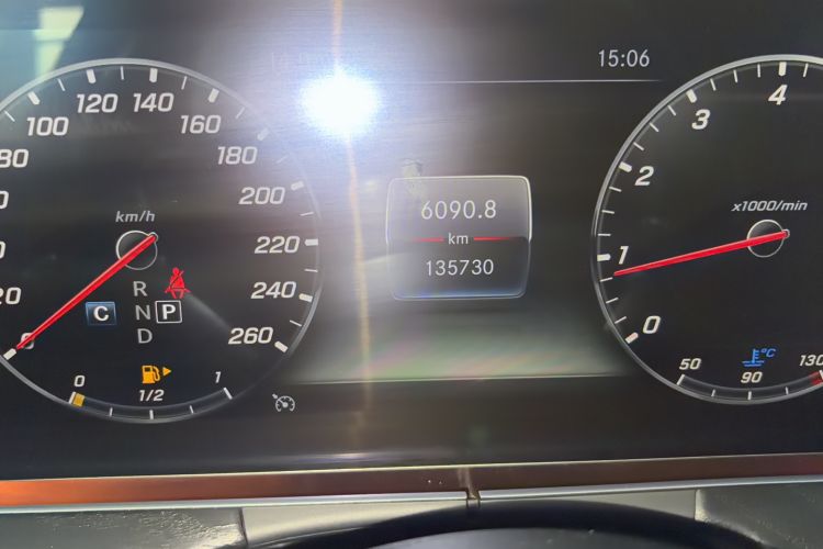 Used Mercedes-Benz E-Class 2019 E 200 L Sport Edition Odometer Close Up