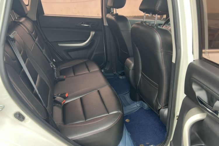 Used CHANGAN CS35 2012 1.6L Automatic Luxury Version China IV Standard
