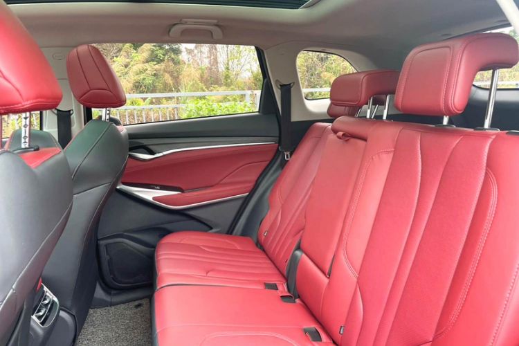 Used CHANGAN CS75 PLUS 2020 1.5T Automatic Luxury Version Interior 9