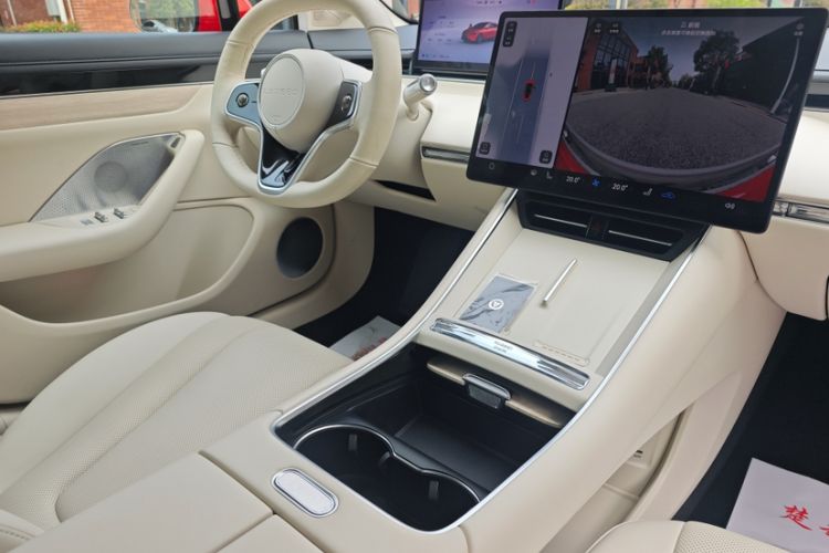 Used Hima Luxeed S7 2025 785 km Ultra