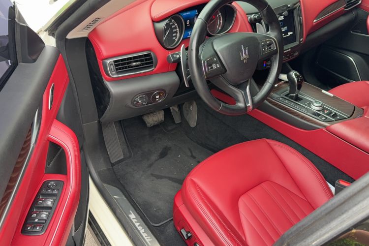 Used Maserati Levante 2016 3.0T Standard Edition Driver Seat