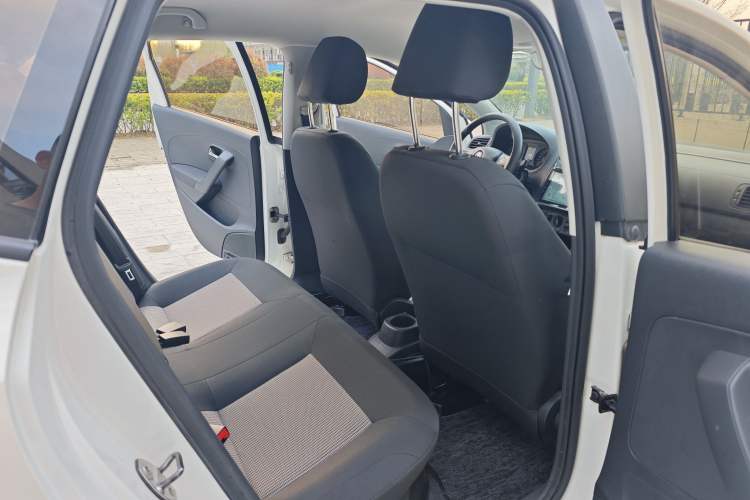 Used Volkswagen Polo 2018 1.5L Automatic Advanced Driving Model Interior 6