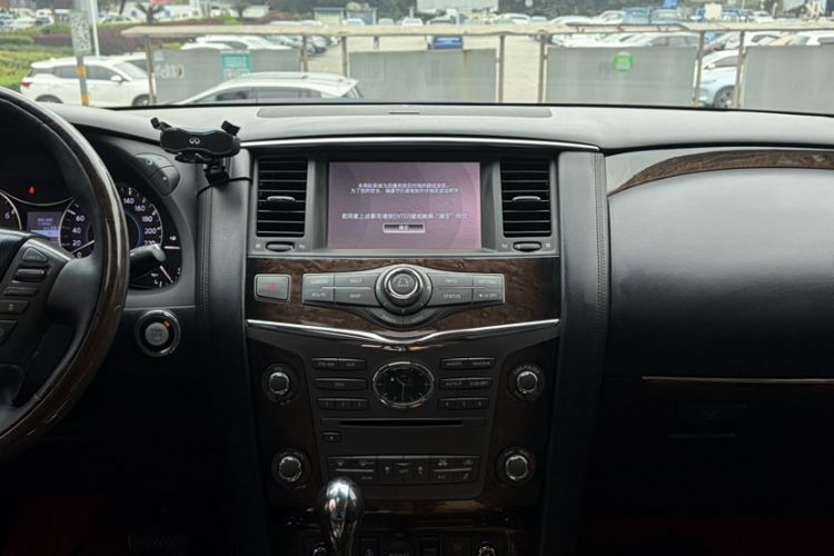 Used Infiniti QX80 2013 5.6L 4WD
