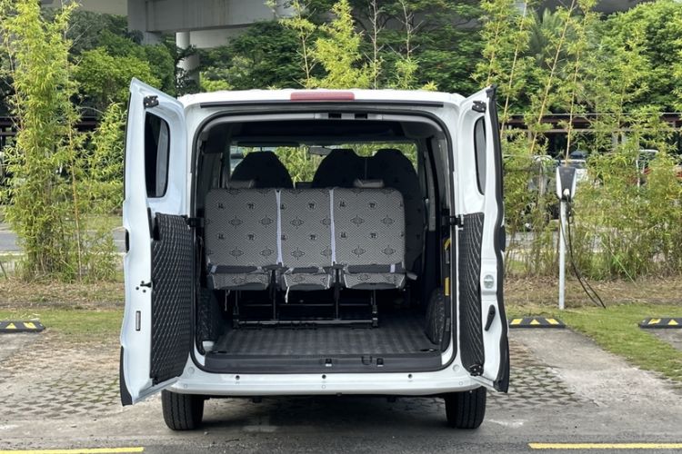 Used SAIC MAXUS Dana V1 2024 V1 Short Wheelbase Low-Roof Multi-Function Version (51 kWh)
